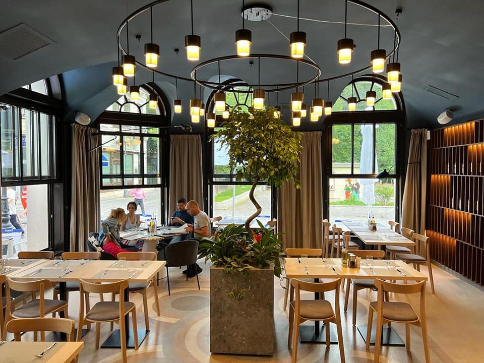 Oh, DA! Stirea Saptamanii: S-a redeschis cea mai veche cafenea din Bucuresti - LifeStyle - Studio design interior - Ohda.ro