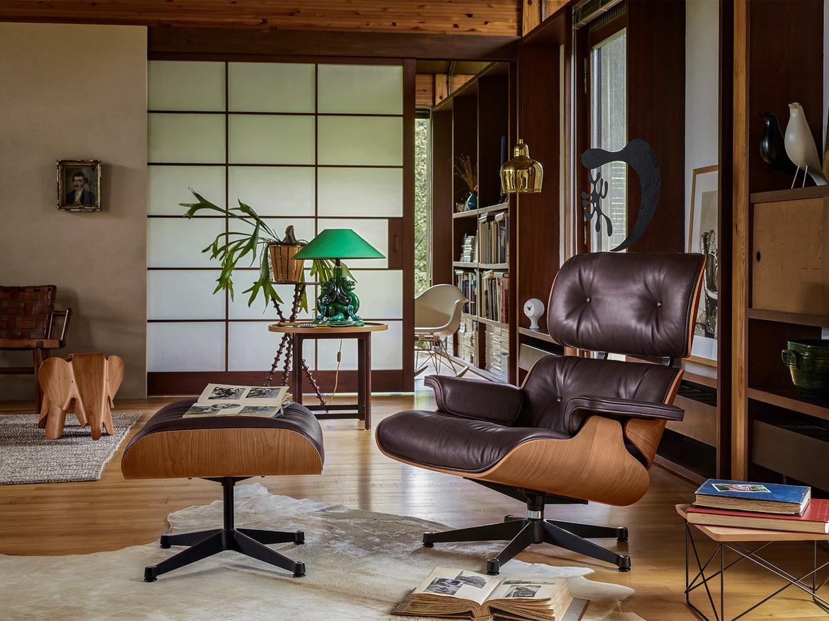 Lounge Chair (Charles & Ray Eames, 1953)